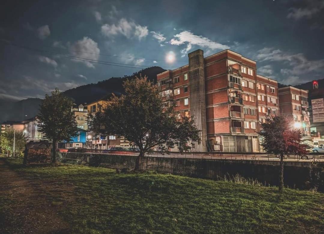 Spacious And Modern Apartment In Town Center Konjic Eksteriør bilde